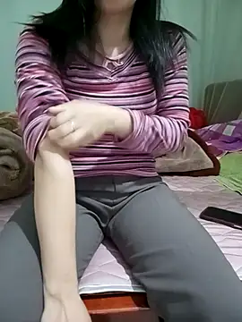 Sweet-Berry89 online show from November 5, 2025, 3:31 am