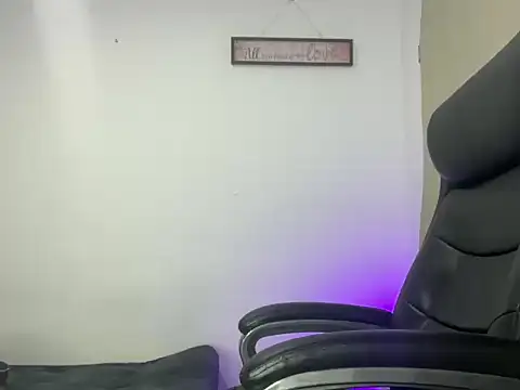 freyva online show from March 8, 2026, 4:32 pm