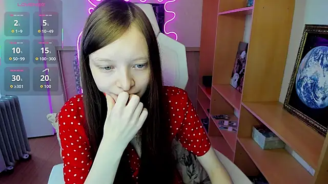 AliceHaris online show from November 8, 2025, 3:21 am