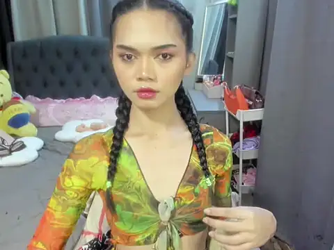 yunxieesweetgurl online show from November 12, 2025, 3:49 pm