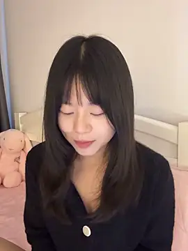 Ella-A9 online show from October 14, 2025, 5:41 am