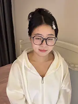 Ella-A9 online show from November 8, 2025, 1:36 pm