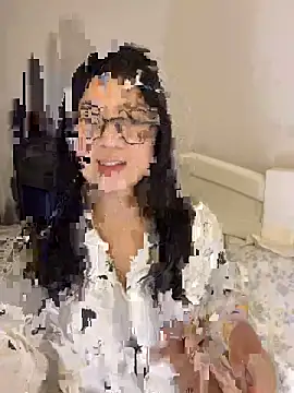 Ella-A9 online show from November 5, 2025, 3:15 pm