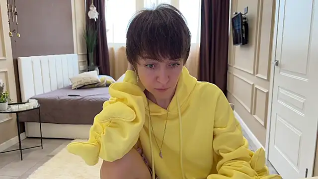 daniellia  online show from February 15, 2026, 9:19 am