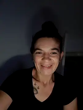 alinaalinutzq online show from November 2, 2025, 7:30 pm