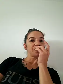 alinaalinutzq online show from September 24, 2025, 11:50 am