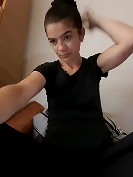 alinaalinutzq online show from November 2, 2025, 7:24 am