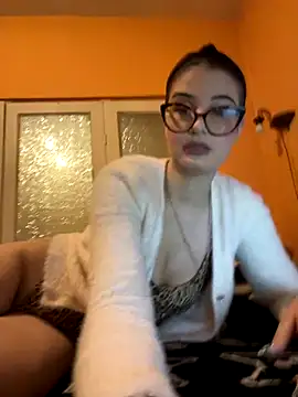 Larra69 online show from December 18, 2025, 6:01 pm