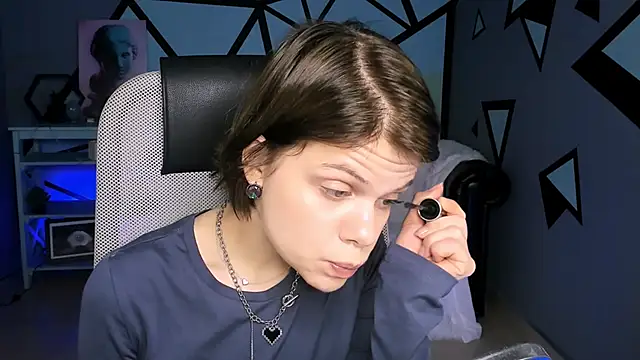 EllieMurler online show from October 10, 2025, 9:10 am