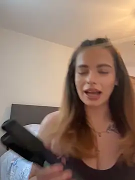 PiperPassionX online show from November 10, 2025, 10:42 am