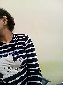 Nudeshou online show from November 11, 2025, 7:08 pm