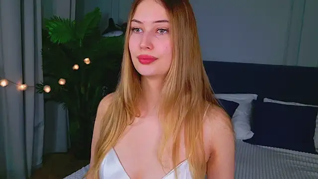 Sofii Ly online show from December 19, 2025, 6:38 am