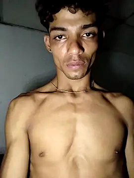 Snapshot of Brayanellatino chatting on April 15, 2026, 11:05 pm Brayanellatino online show from April 15, 2026, 11:05 pm