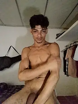 Snapshot of Brayanellatino chatting on April 6, 2026, 3:02 am Brayanellatino online show from April 6, 2026, 3:02 am