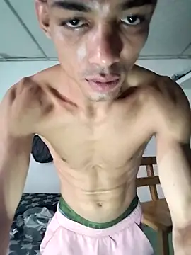 Snapshot of Brayanellatino chatting on April 7, 2026, 8:43 pm Brayanellatino online show from April 7, 2026, 8:43 pm