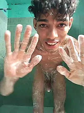 Snapshot of Brayanellatino chatting on March 28, 2026, 5:58 pm Brayanellatino online show from March 28, 2026, 5:58 pm