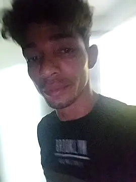 Snapshot of Brayanellatino chatting on March 27, 2026, 1:03 am Brayanellatino online show from March 27, 2026, 1:03 am