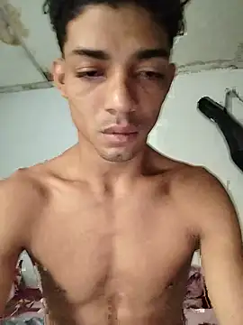 Brayanellatino online show from August 3, 2026, 11:49 am