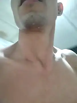 Snapshot of Brayanellatino chatting on March 15, 2026, 12:17 am Brayanellatino online show from March 15, 2026, 12:17 am