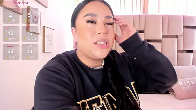 Zoey thompson online show from November 26, 2025, 7:36 pm