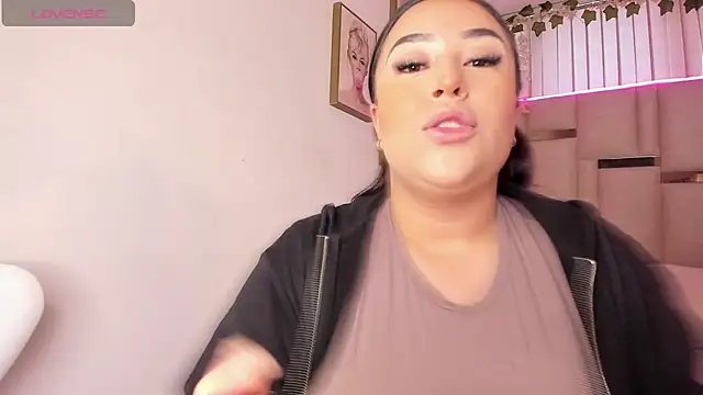 Zoey thompson online show from November 15, 2025, 8:24 pm