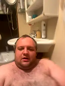 ArturoElPeque online show from November 11, 2025, 8:47 pm