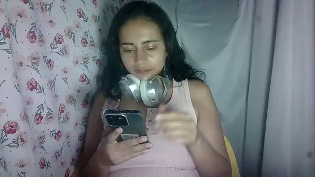 Anabelhotxx16 online show from November 2, 2025, 4:06 am