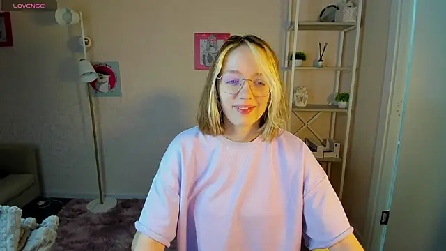 R0cket bunny online show from October 6, 2025, 1:18 am