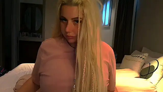 TiaDoll online show from November 9, 2025, 9:46 am