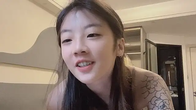 Snapshot of A_18_girls chatting on September 21, 2025, 2:17 am A 18 girls online show from September 21, 2025, 2:17 am