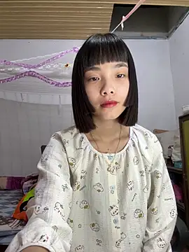 andymi1 online show from May 13, 2026, 2:07 am