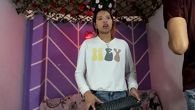 lau and boys18 online show from September 25, 2025, 2:01 pm