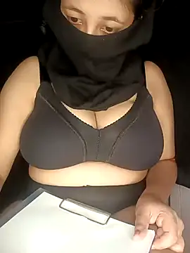 Snapshot of Charu1999 chatting on February 18, 2026, 6:15 pm Charu1999 online show from February 18, 2026, 6:15 pm