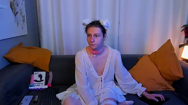 kitsuhii online show from September 13, 2025, 3:45 pm