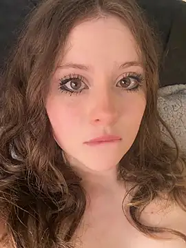 Snapshot of Lil_bela chatting on February 16, 2026, 1:32 pm Lil bela online show from February 16, 2026, 1:32 pm