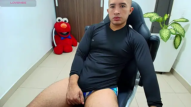 Snapshot of sebastian_oconnor77 chatting on October 12, 2025, 12:39 pm sebastian oconnor77 online show from October 12, 2025, 12:39 pm