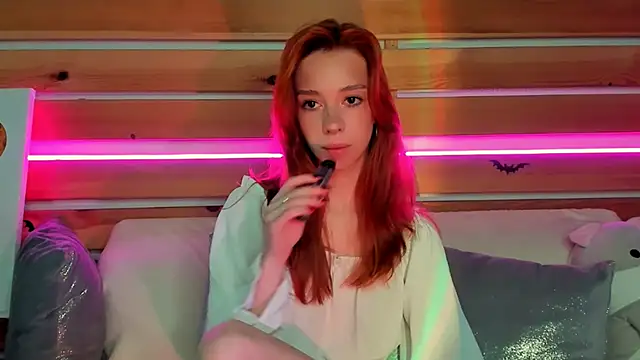 Snapshot of Lori_Williams chatting on November 11, 2025, 1:00 am Lori Williams online show from November 11, 2025, 1:00 am