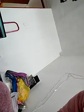 airamoon online show from October 19, 2025, 5:16 pm