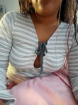 Snapshot of airamoon chatting on February 18, 2026, 10:50 pm airamoon online show from February 18, 2026, 10:50 pm