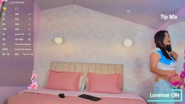 Snapshot of sweet_artemiis chatting on December 4, 2025, 8:52 pm sweet artemiis online show from December 4, 2025, 8:52 pm