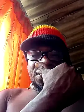 Blackpanther0115 online show from October 5, 2025, 1:02 pm