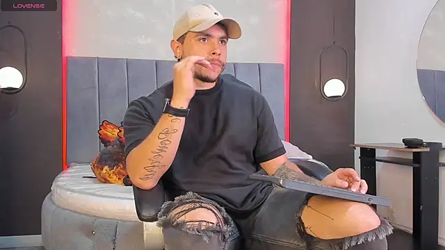 Liam walk  online show from February 8, 2026, 11:13 pm