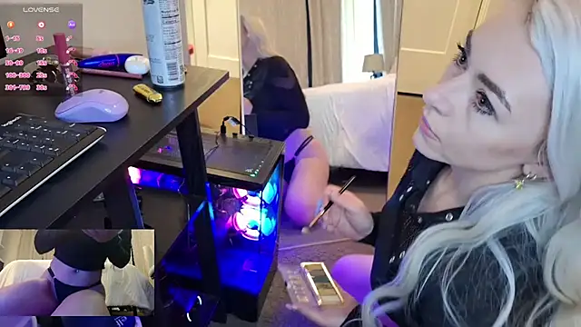 kinkylilsweetie online show from October 29, 2025, 11:25 pm