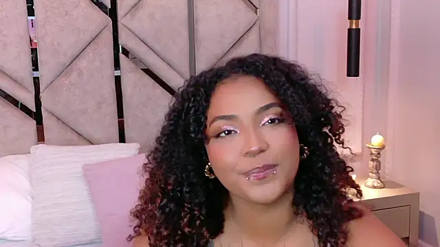 Snapshot of Cristal-Jonnes chatting on March 17, 2026, 3:53 am Cristal-Jonnes online show from March 17, 2026, 3:53 am