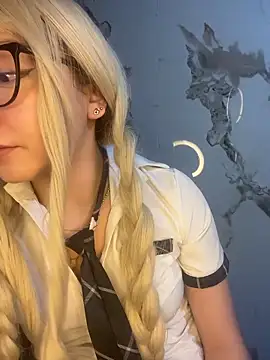 Snapshot of JuliethMoss chatting on March 21, 2026, 8:19 am JuliethMoss online show from March 21, 2026, 8:19 am