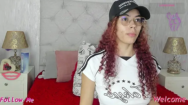 Snapshot of Pamelamiler__ chatting on February 10, 2026, 12:15 pm Pamelamiler online show from February 10, 2026, 12:15 pm