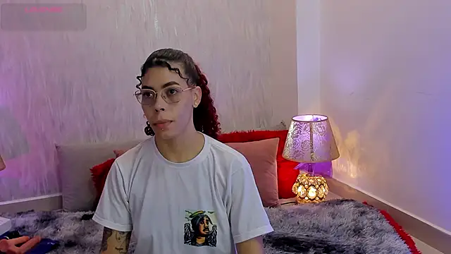 Snapshot of Pamelamiler__ chatting on February 15, 2026, 12:59 pm Pamelamiler online show from February 15, 2026, 12:59 pm