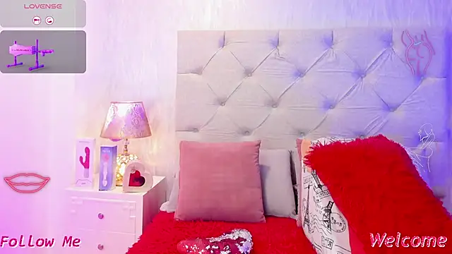 Snapshot of Pamelamiler__ chatting on February 3, 2026, 12:32 pm Pamelamiler online show from February 3, 2026, 12:32 pm