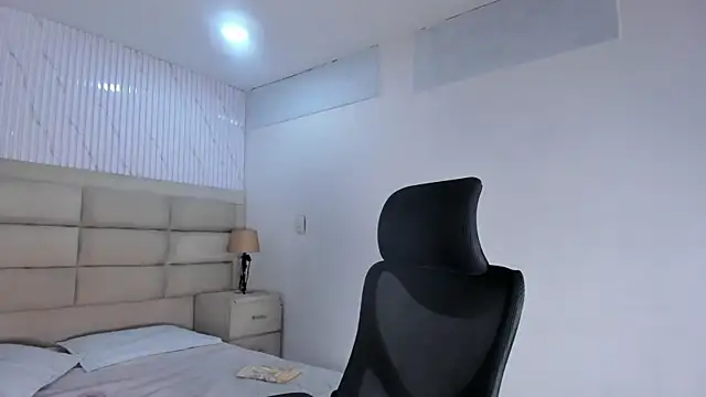 GabyOwens online show from April 13, 2026, 9:19 pm