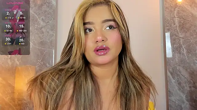 Emma hunter  online show from November 19, 2025, 3:50 am